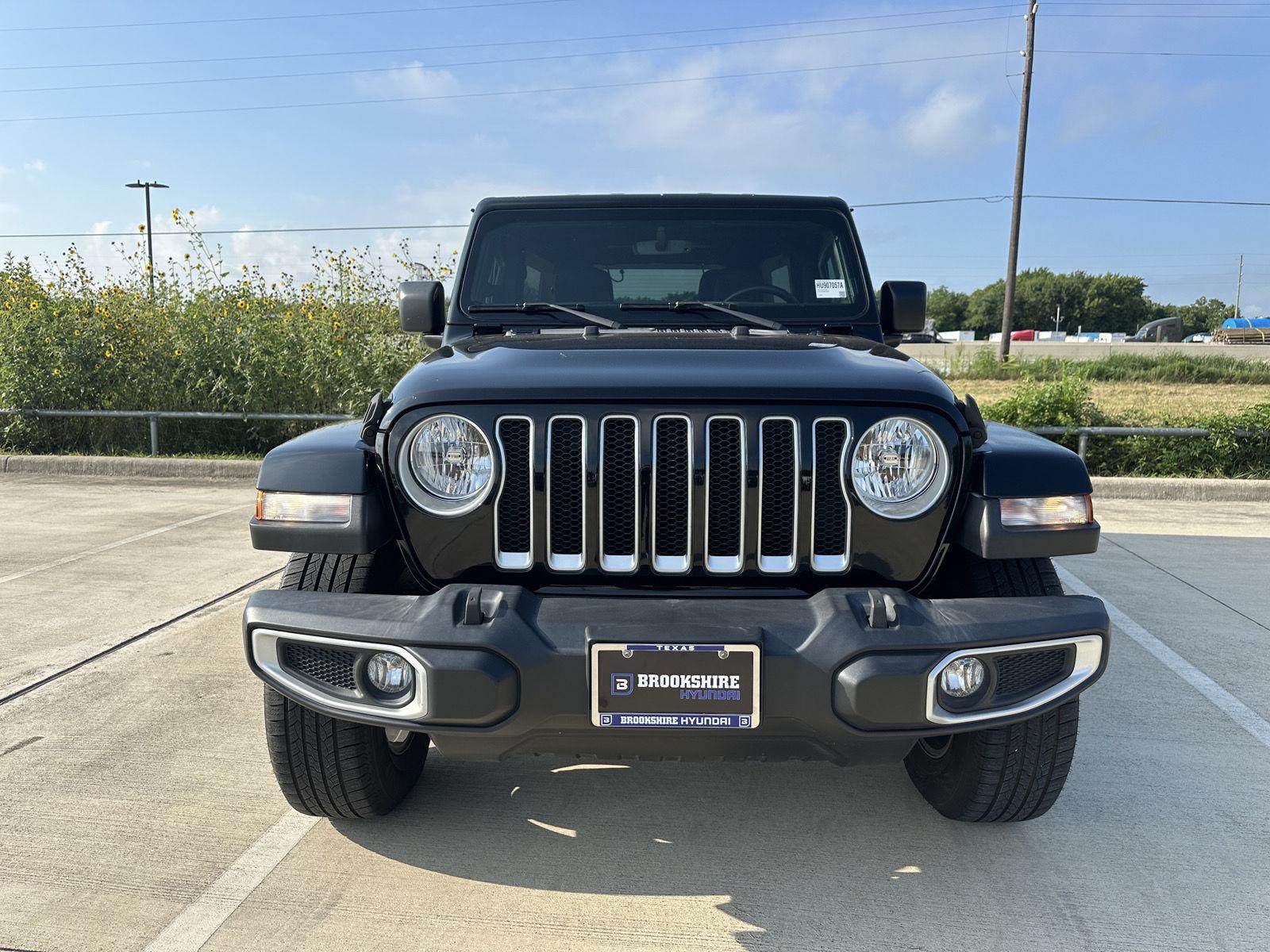 2022 Jeep Wrangler Unlimited Sahara photo 2