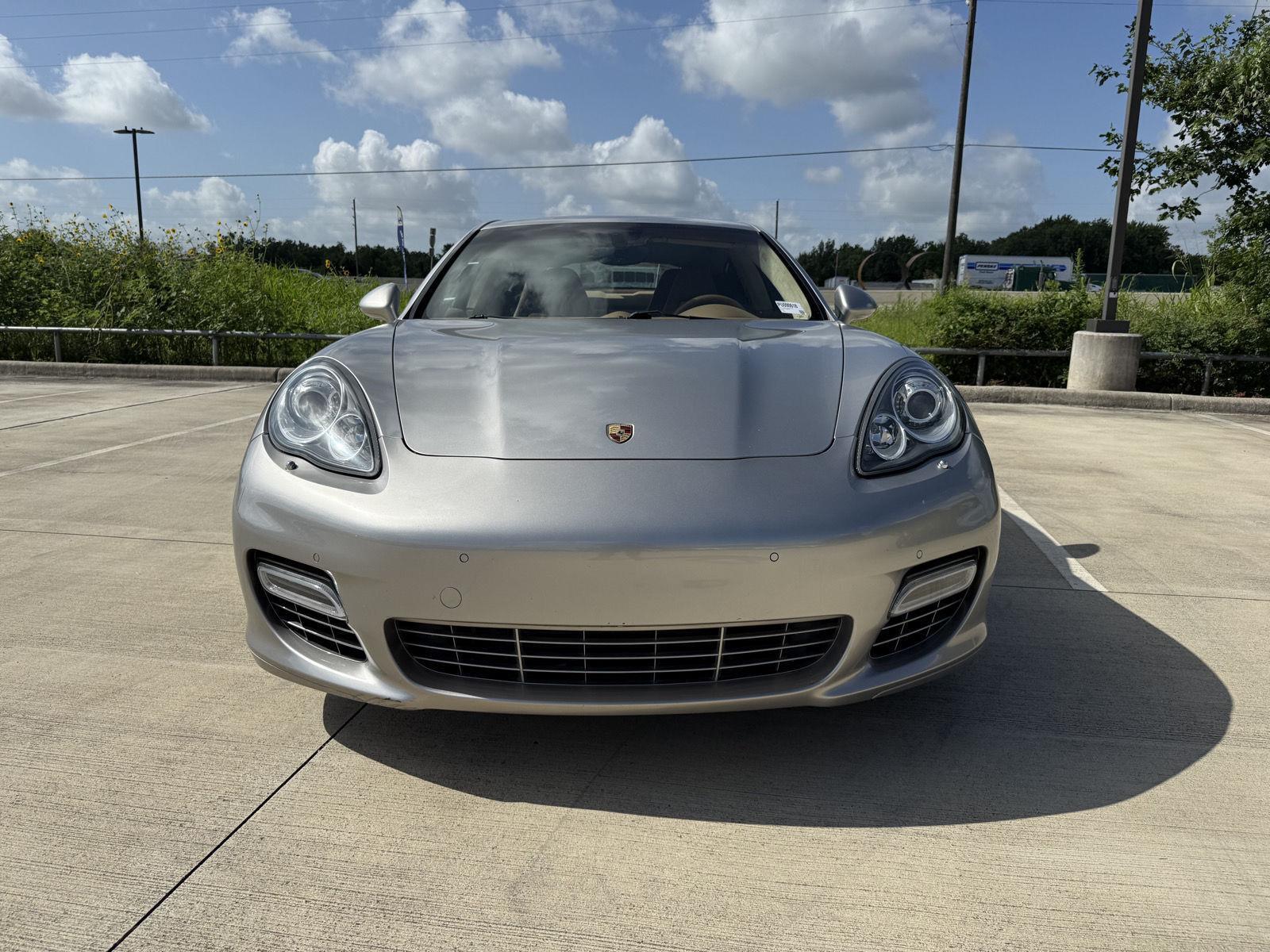 2011 Porsche Panamera Turbo photo 2