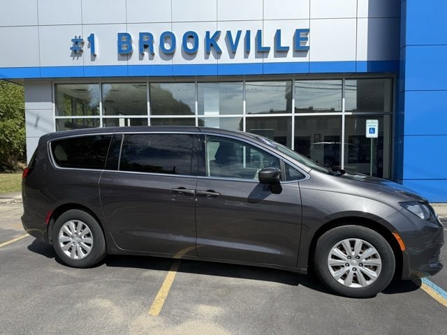 2021 Chrysler Voyager