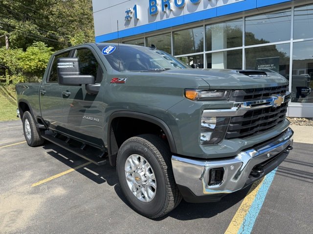 2026 Chevrolet Silverado 2500HD LT photo 2