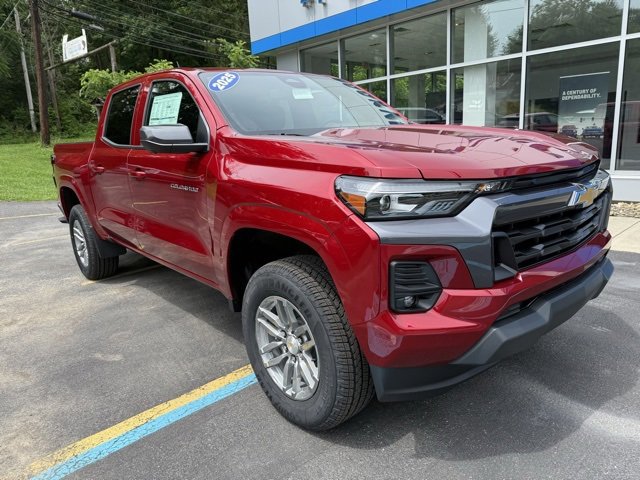 2025 Chevrolet Colorado Work Truck LT photo 3