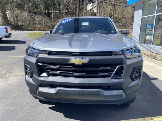 2025 Chevrolet Colorado Work Truck photo 2