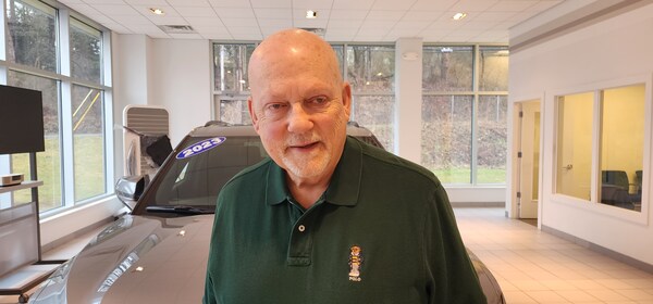 Staff member PAUL MOSER from ID_6eff3638872e