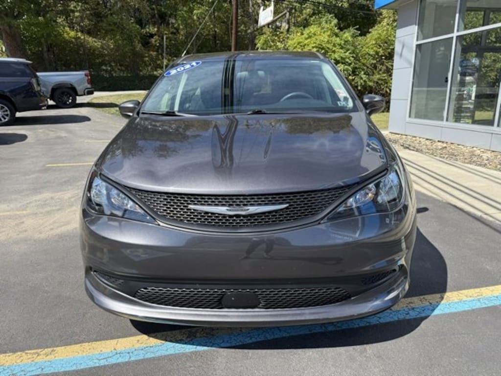 Used 2021 Chrysler Voyager L