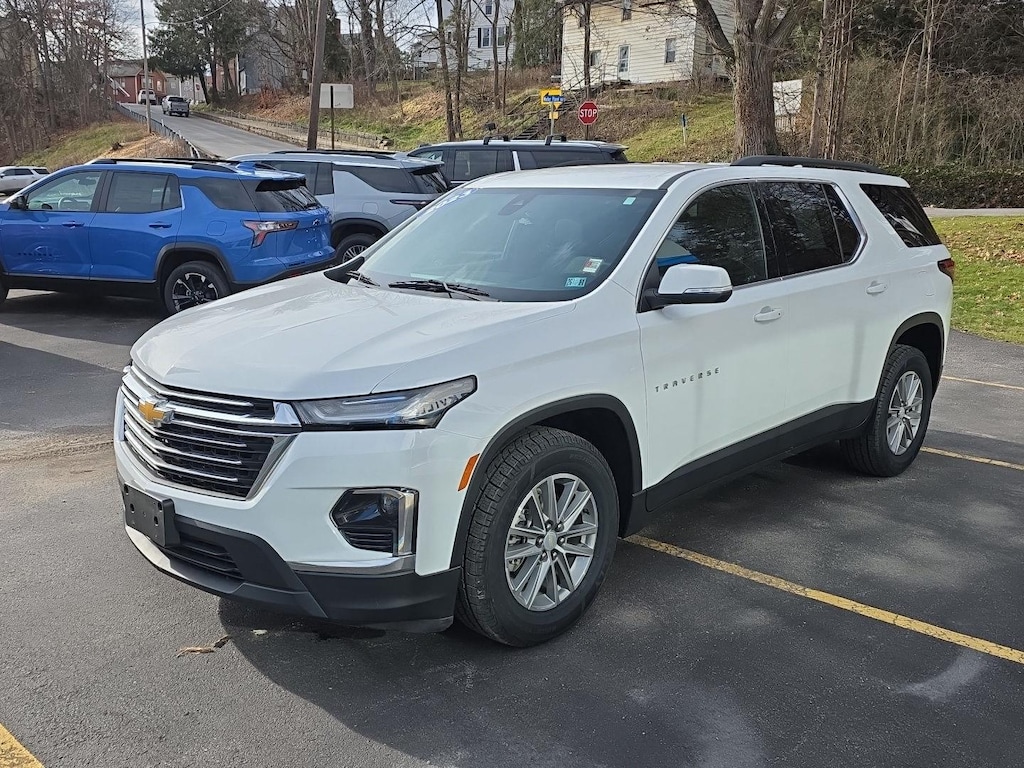 Used 2023 Chevrolet Traverse LT Cloth SUV