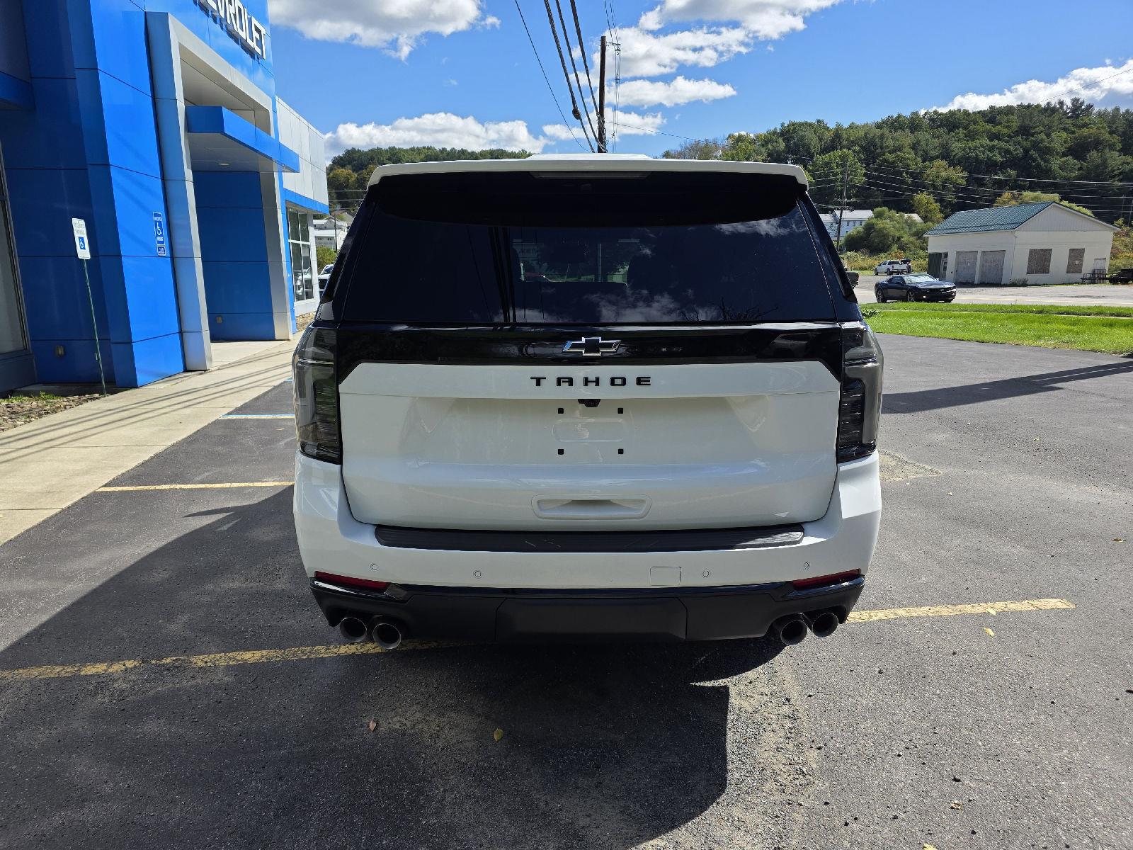 2027 Chevrolet Tahoe Z71 - Photo 6