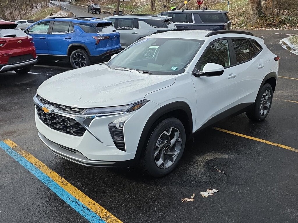 New 2025 Chevrolet Trax LT SUV