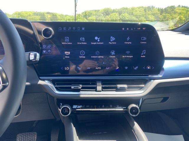 2025 Chevrolet Equinox EV LT - Photo 11