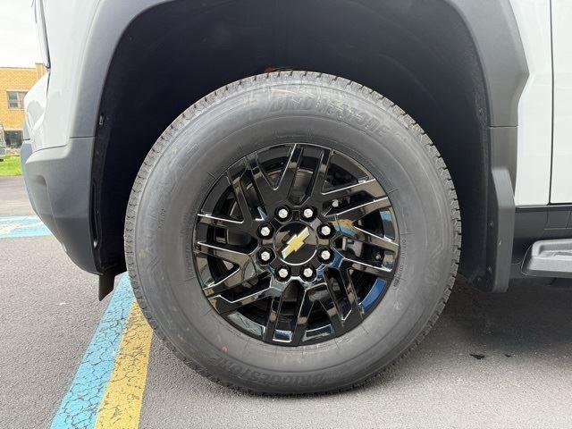 2025 Chevrolet Silverado EV LT - Photo 7