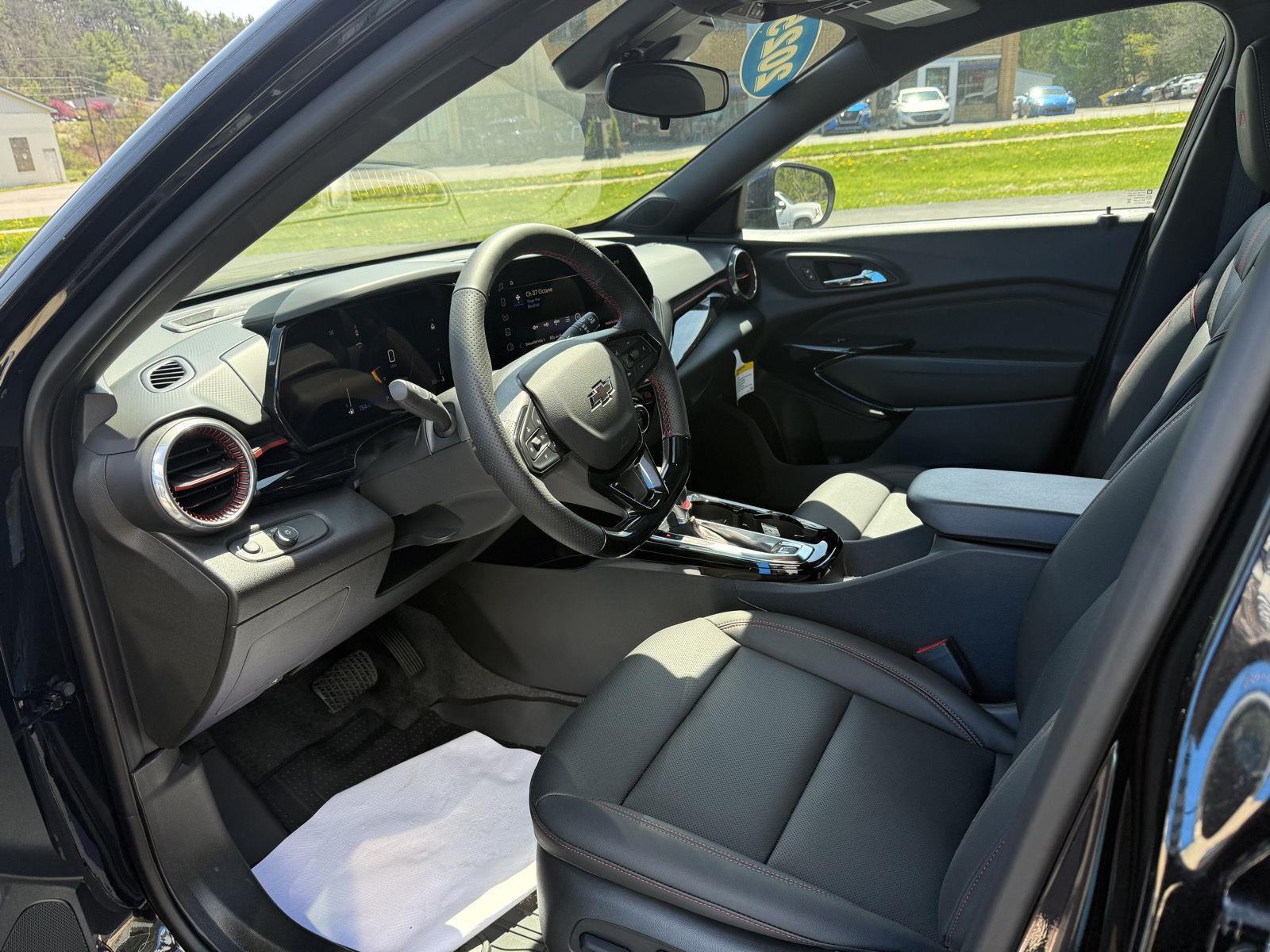2025 Chevrolet Trax RS - Photo 9