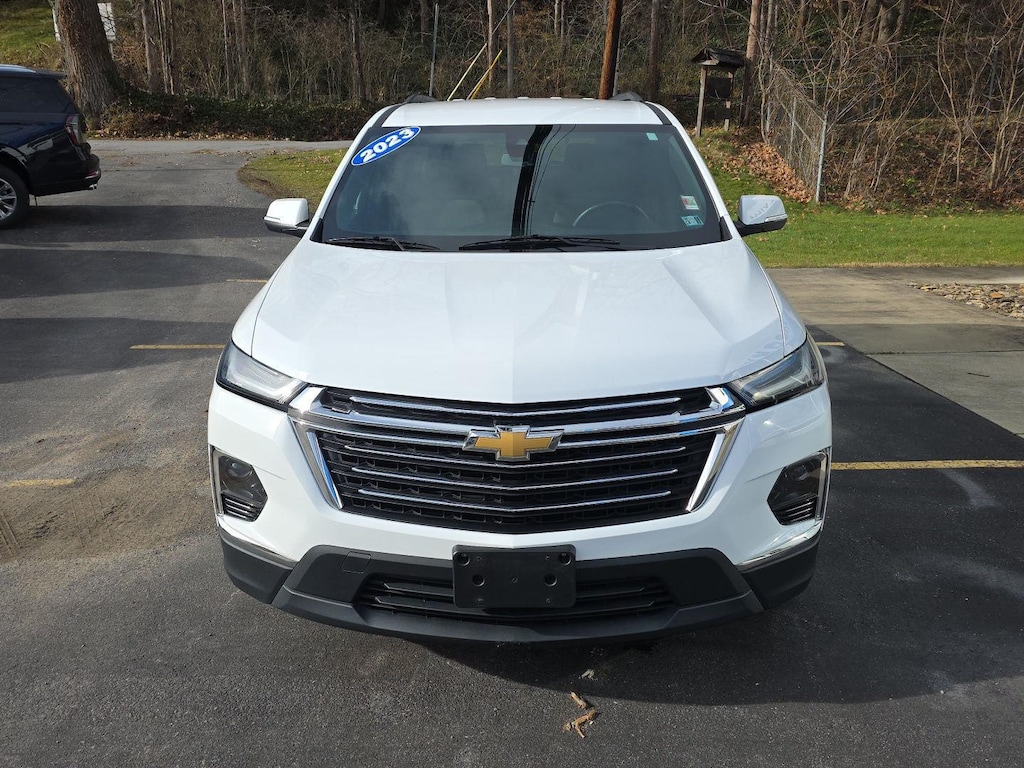 Used 2023 Chevrolet Traverse LT Cloth SUV