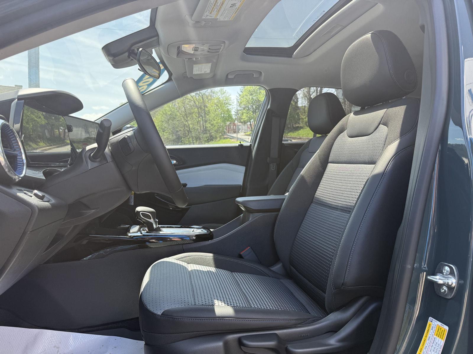 2025 Chevrolet Trax LT - Photo 23