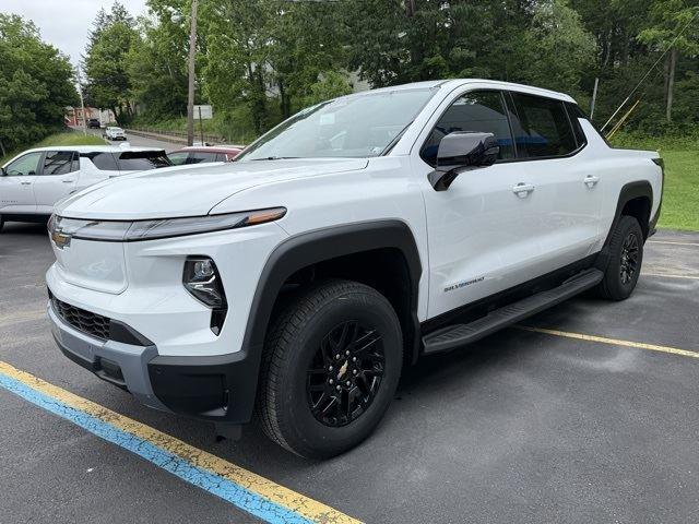 2025 Chevrolet Silverado EV LT - Photo 6