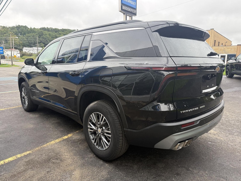 Used 2026 Chevrolet Traverse LT SUV