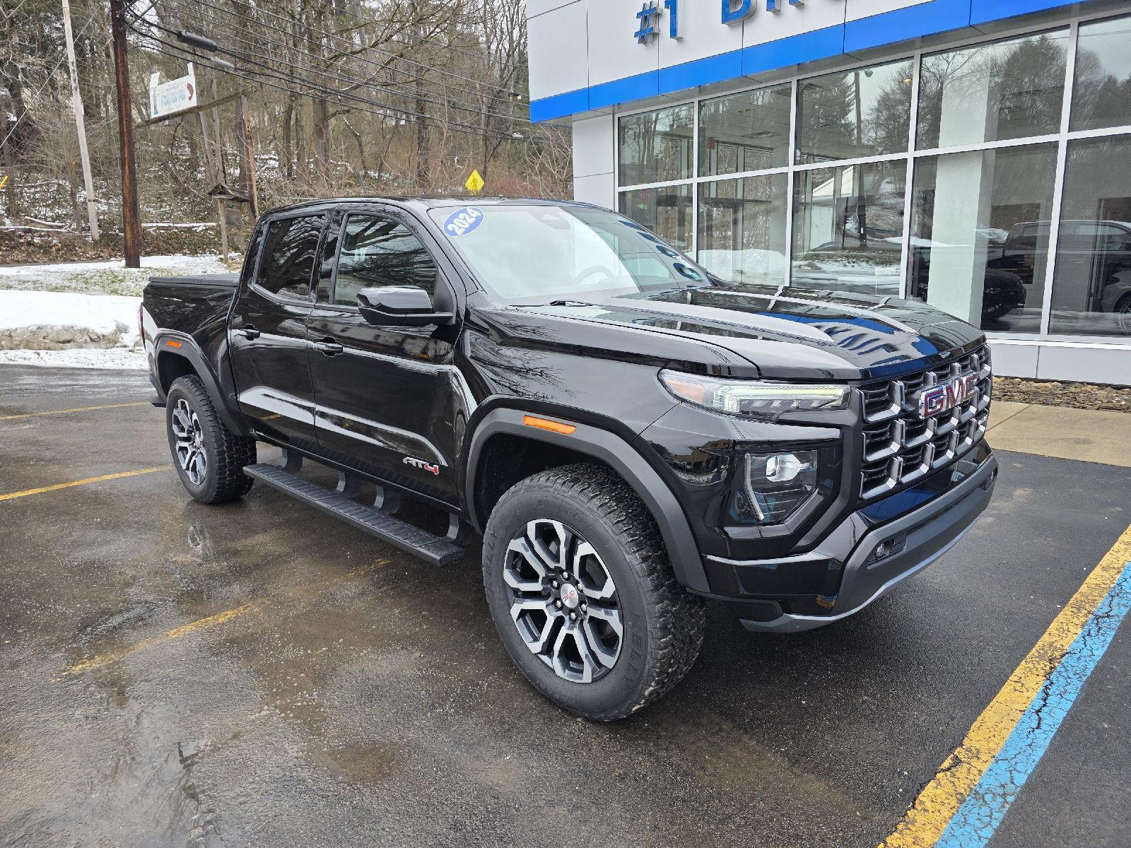 2024 GMC Canyon 4WD AT4 Crew Cab Short Box's photo