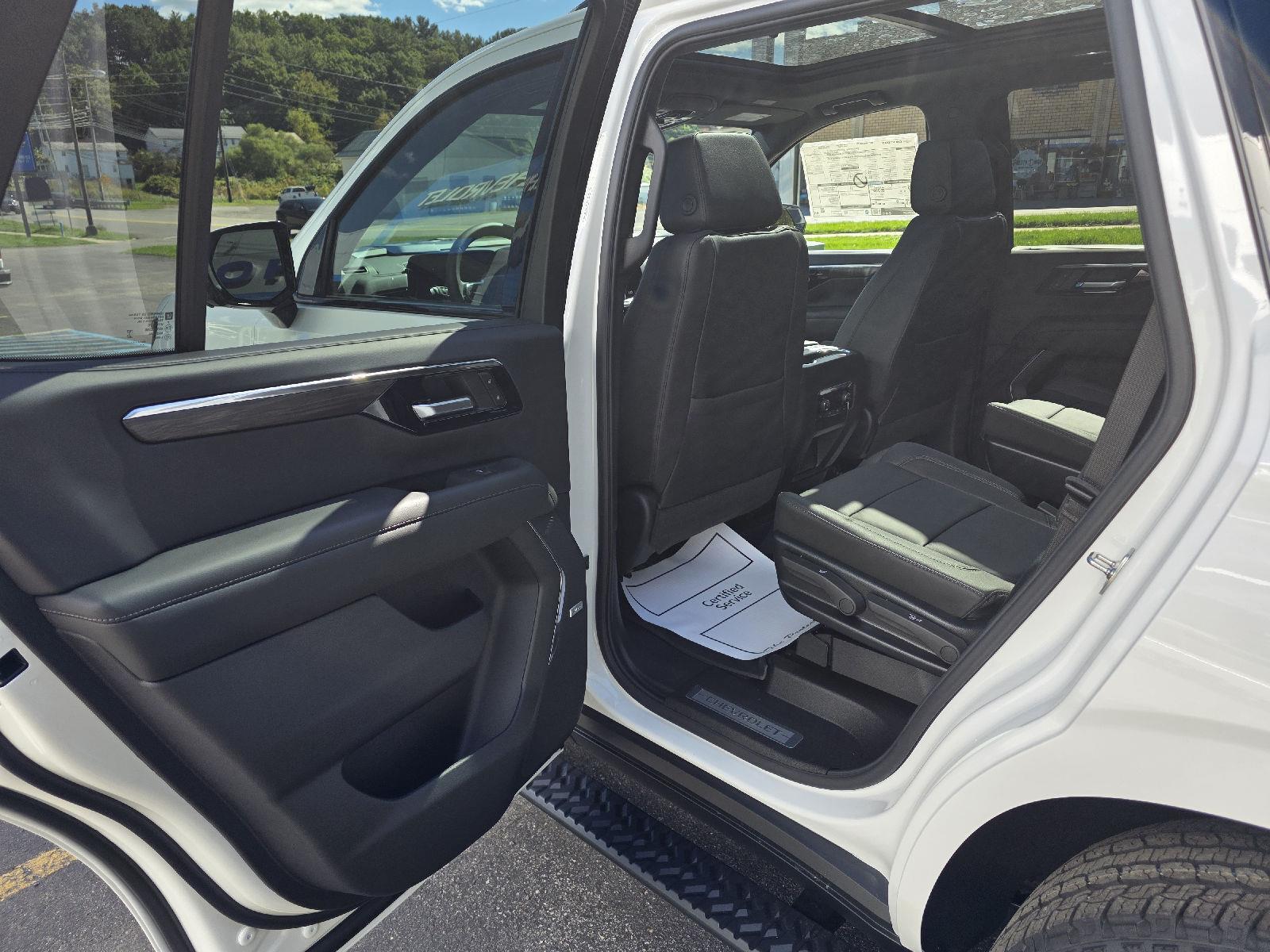 2027 Chevrolet Tahoe Z71 - Photo 20