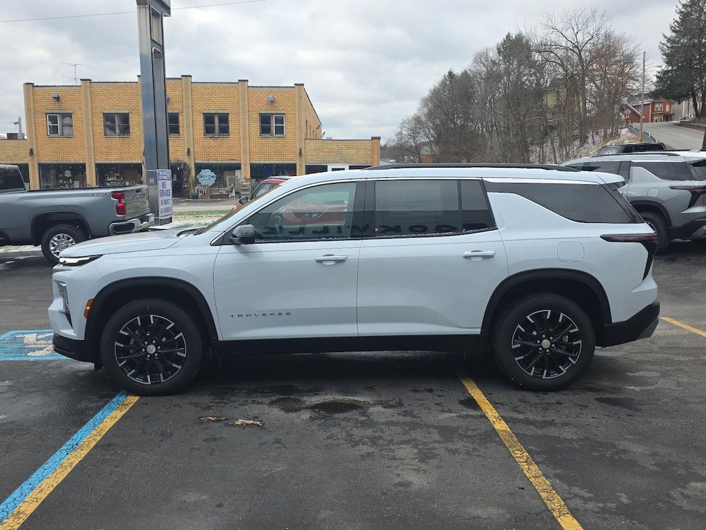 New 2026 Chevrolet Traverse LT SUV