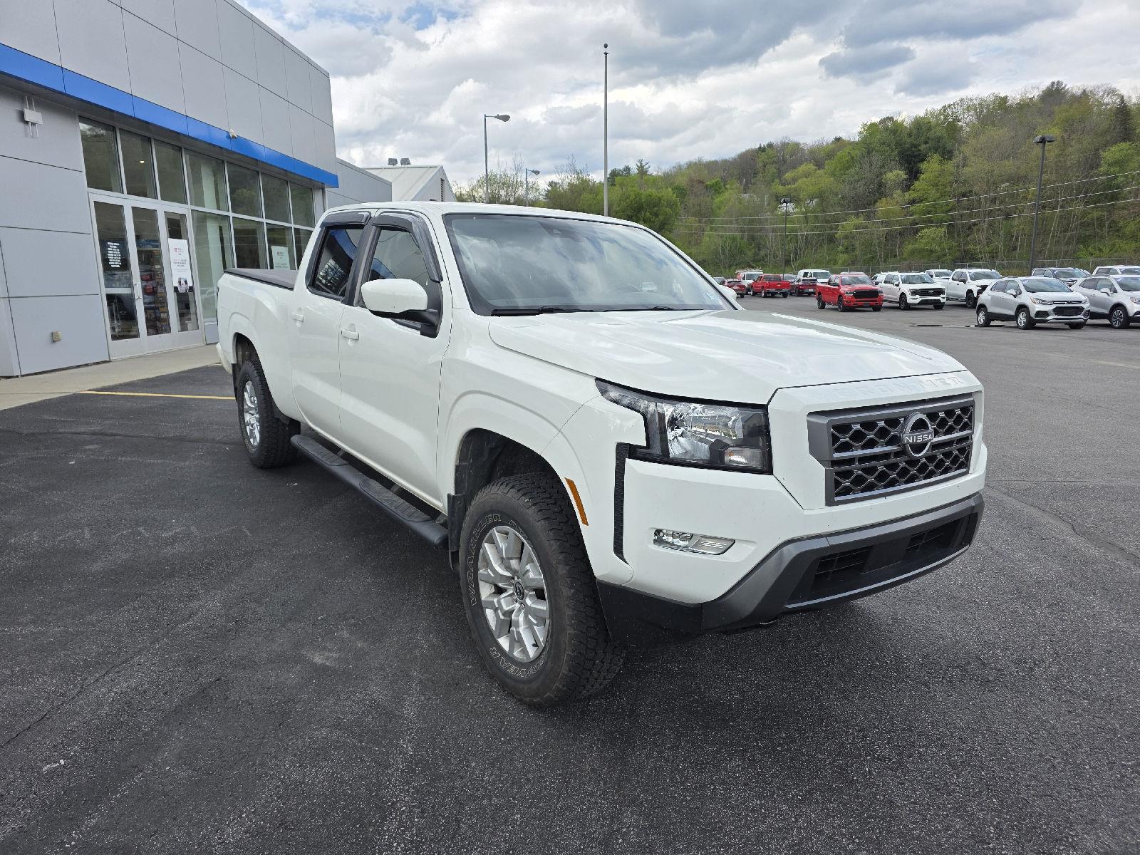 2023 Nissan Frontier SV Crew Cab 4X4 LWB's photo