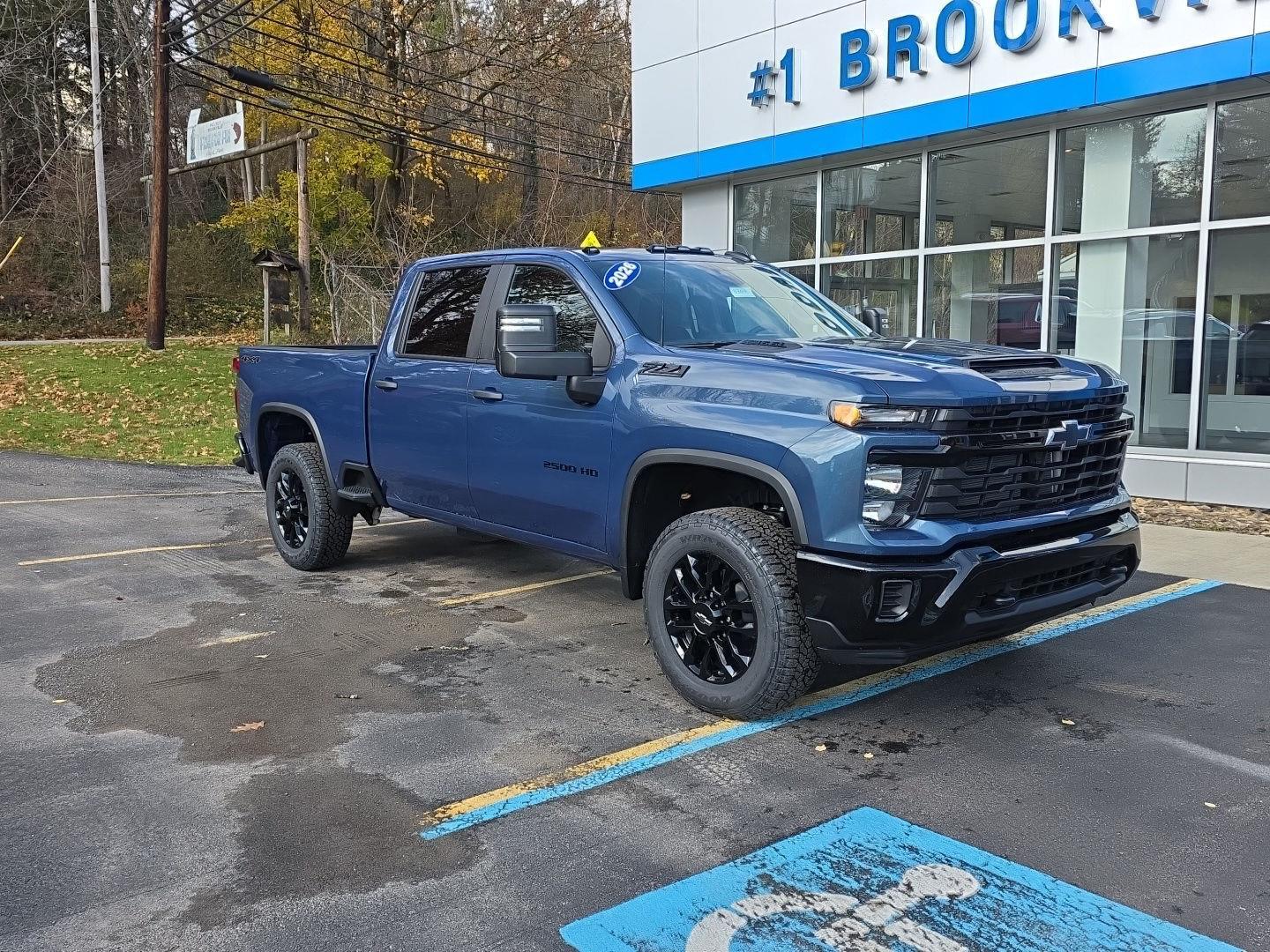 2026 Chevrolet Silverado 2500HD Custom photo 3
