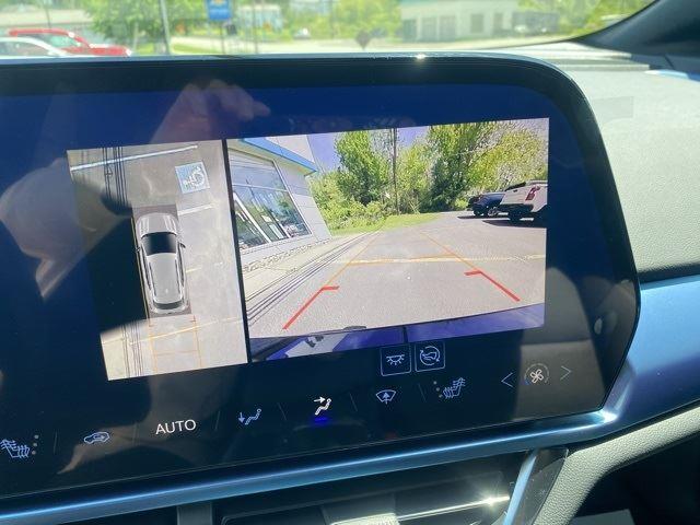 2025 Chevrolet Equinox EV LT - Photo 13