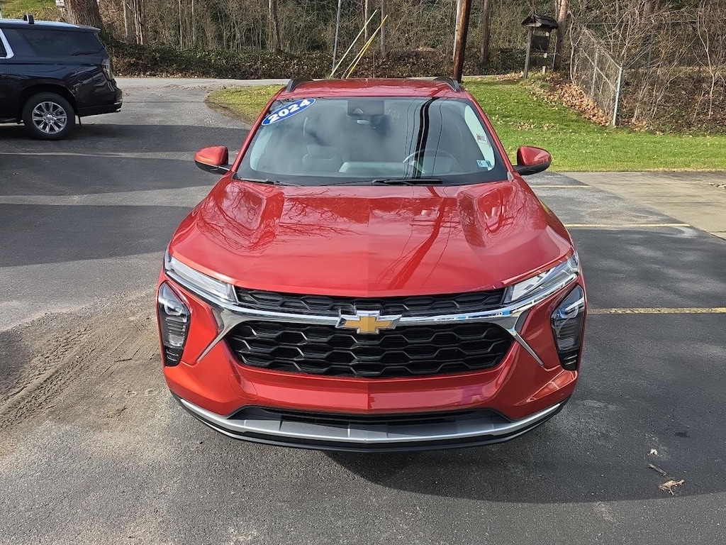 Used 2024 Chevrolet Trax LT SUV