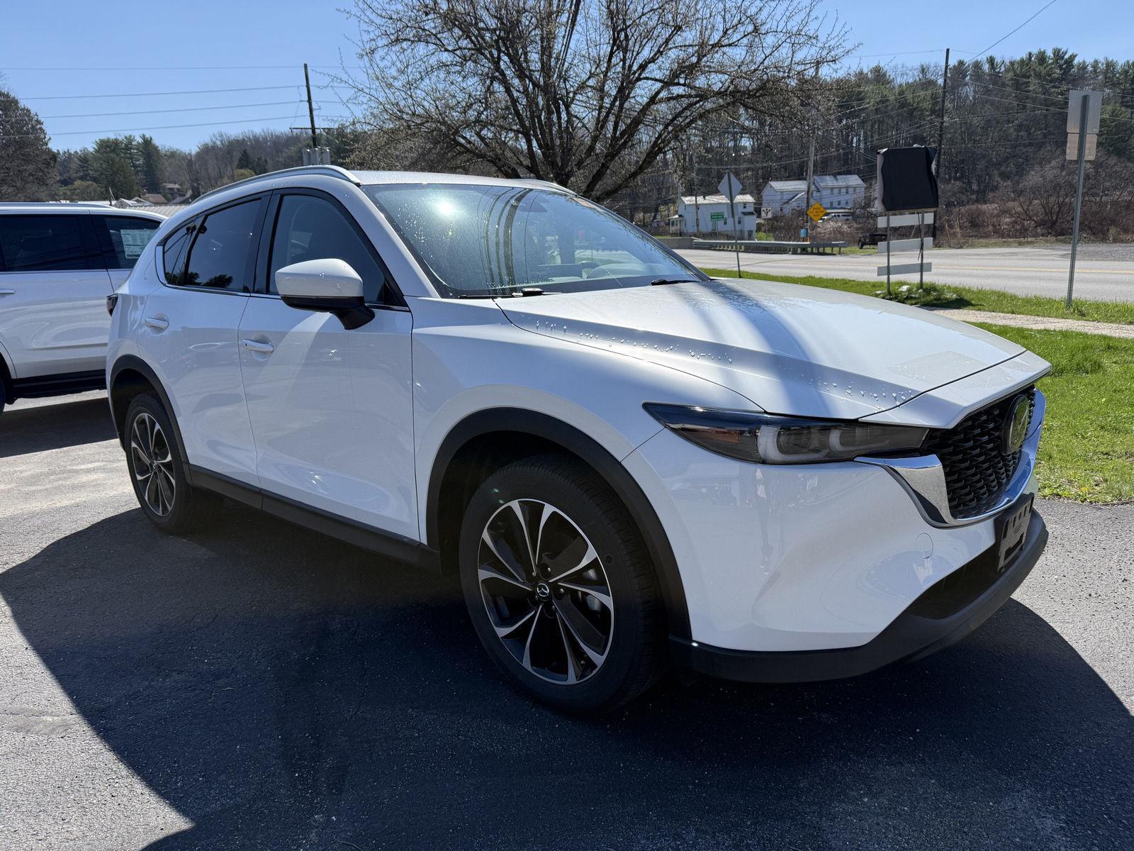 2023 Mazda CX-5 S Premium package Auto AWD's photo