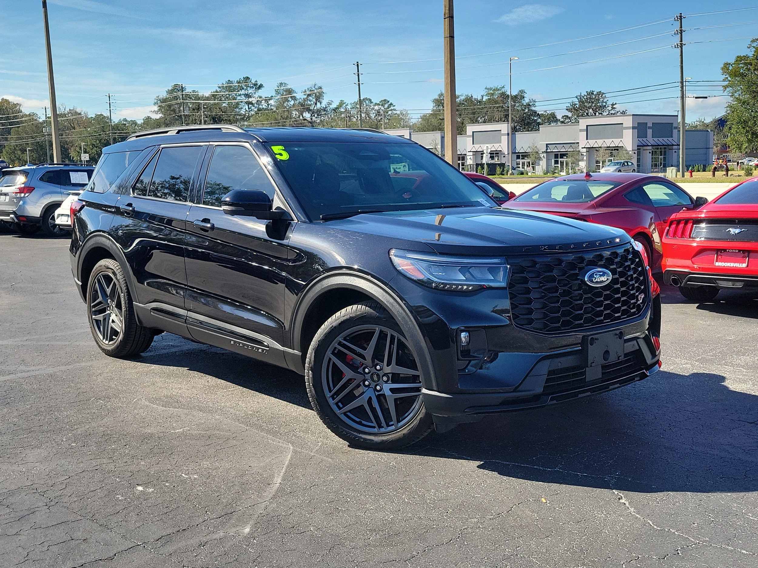 2025 Ford Explorer ST's photo