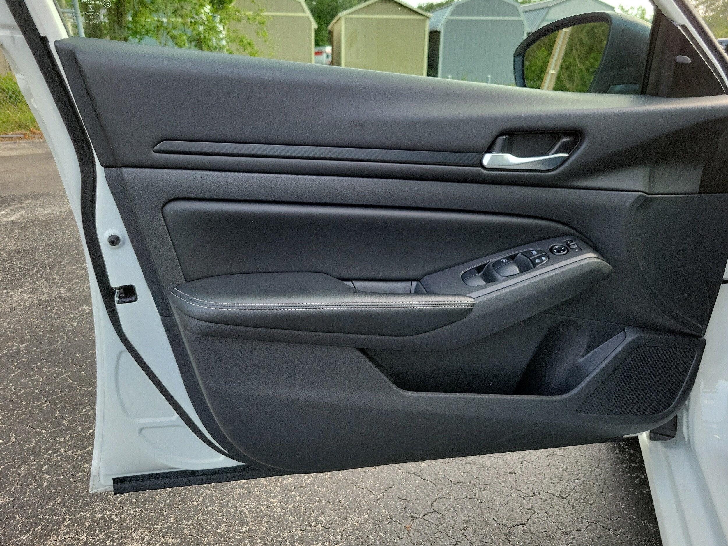2025 Nissan Altima SV - Photo 15