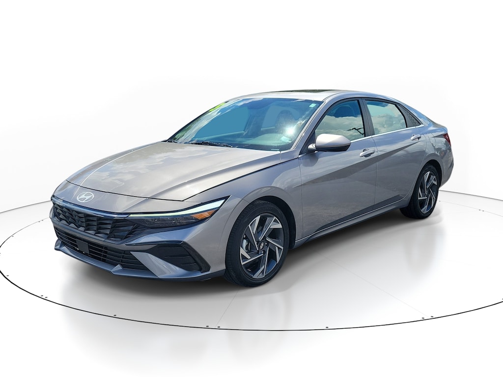 Used 2025 Hyundai Elantra SEL Convenience Sedan