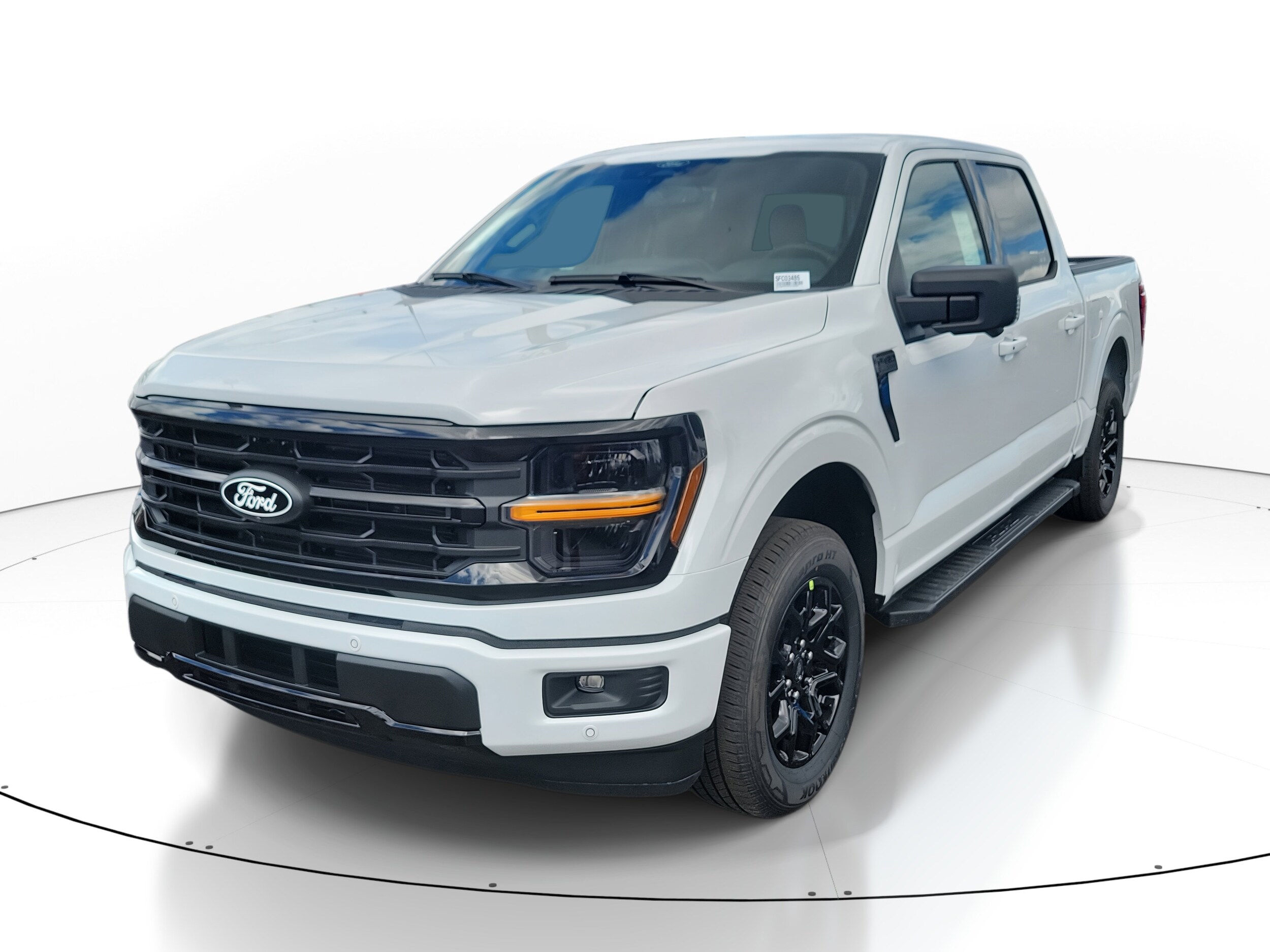 2025 Ford F-150 XLT photo 3