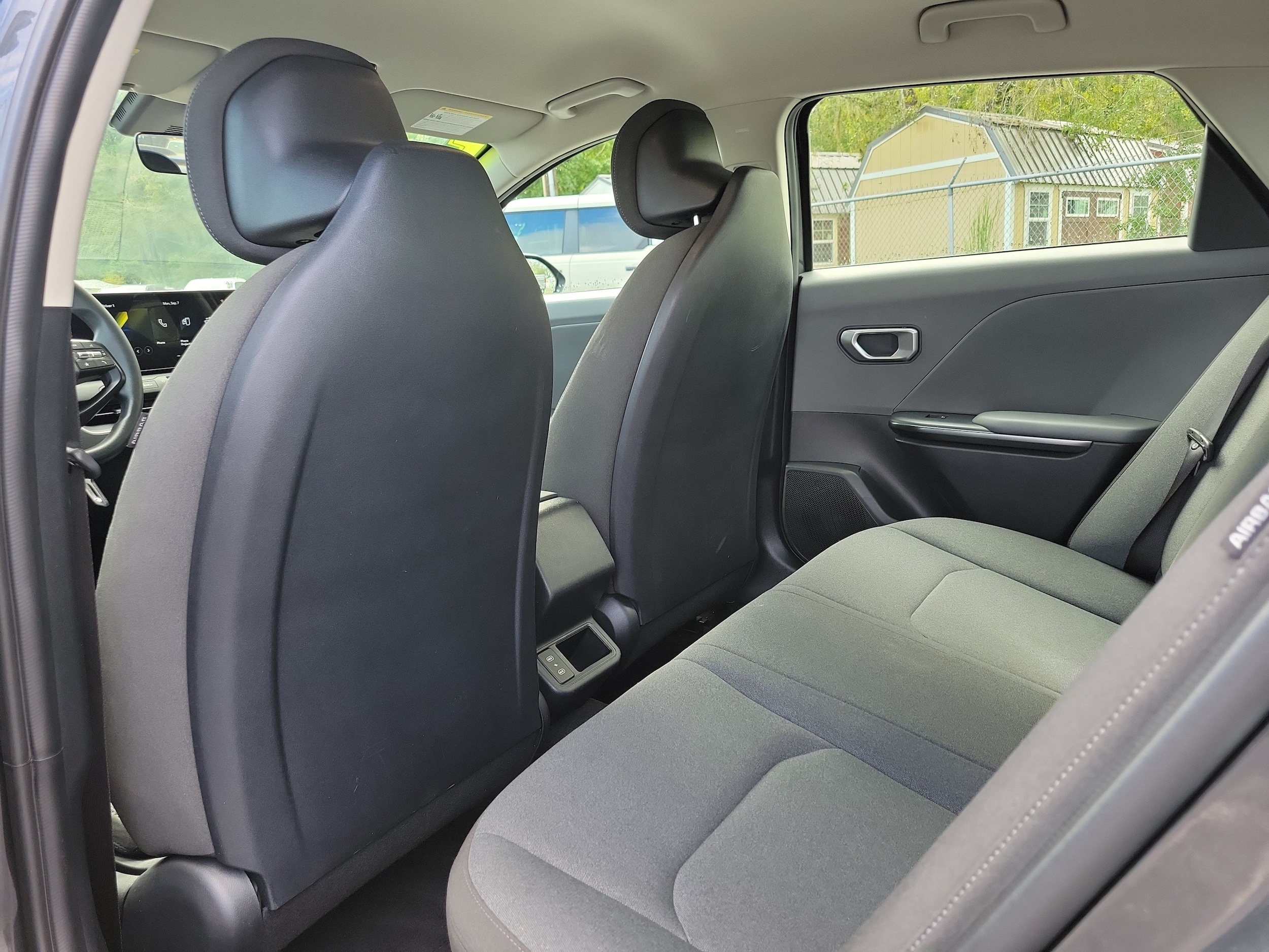 2025 Kia K4 LXS - Photo 10