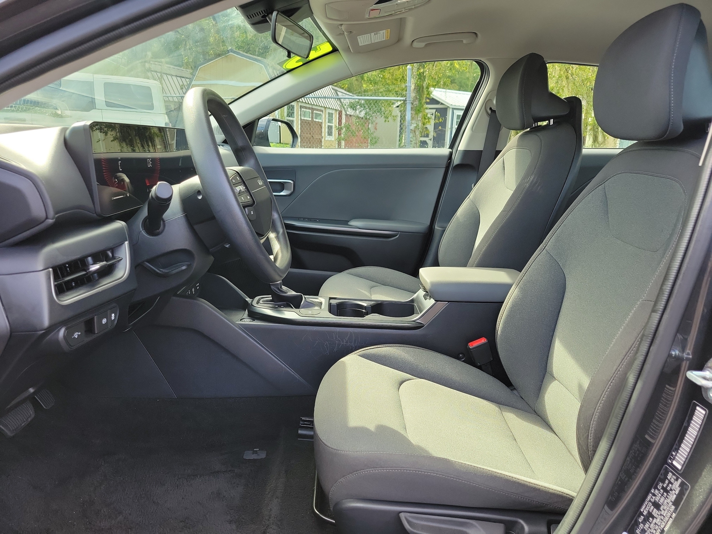 2025 Kia K4 LXS - Photo 22