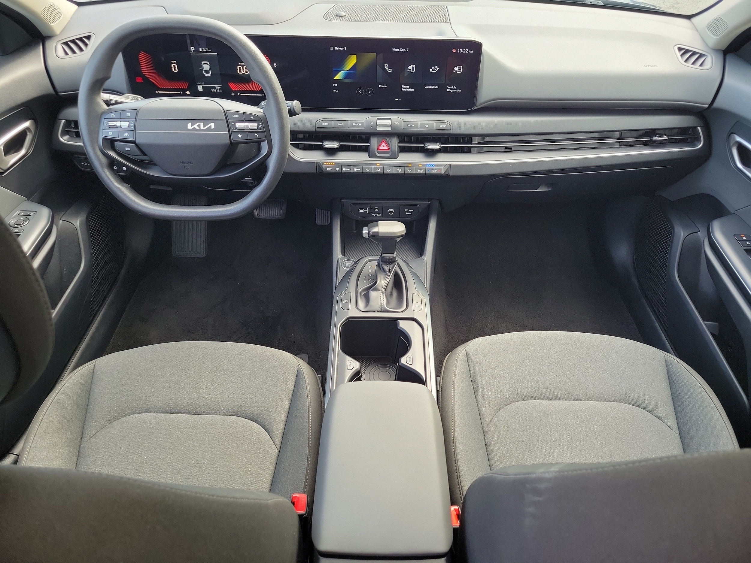 2025 Kia K4 LXS - Photo 12