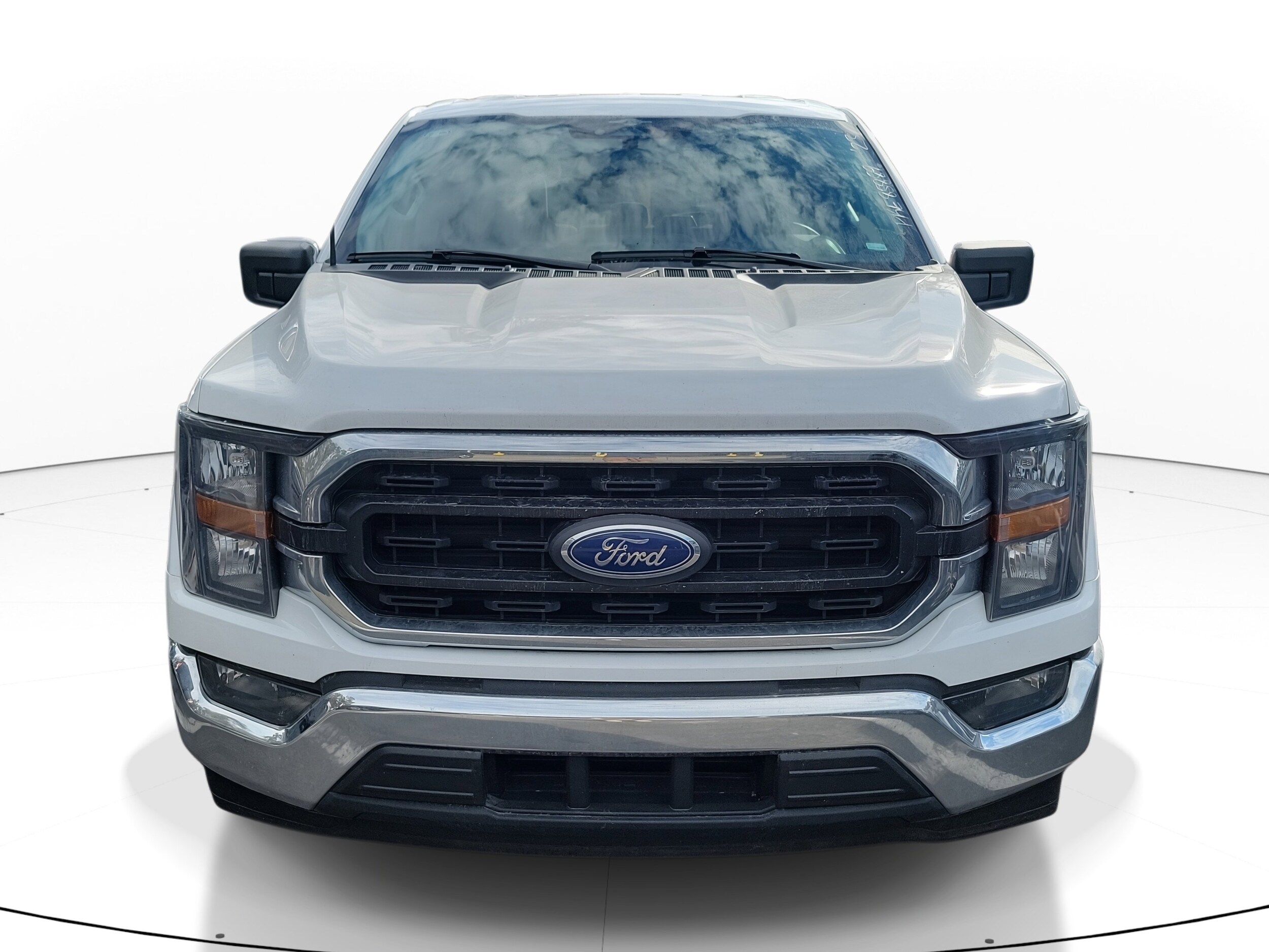 2023 Ford F-150 XLT photo 2