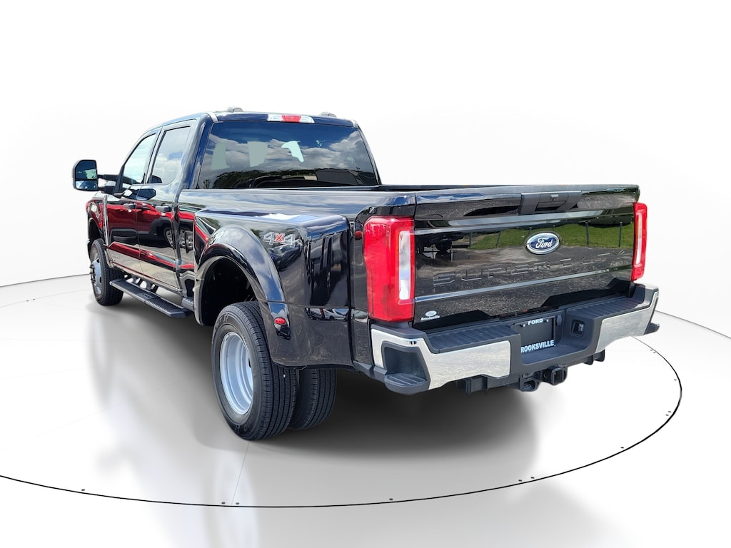 Used 2025 Ford F-350 XLT Truck Crew Cab