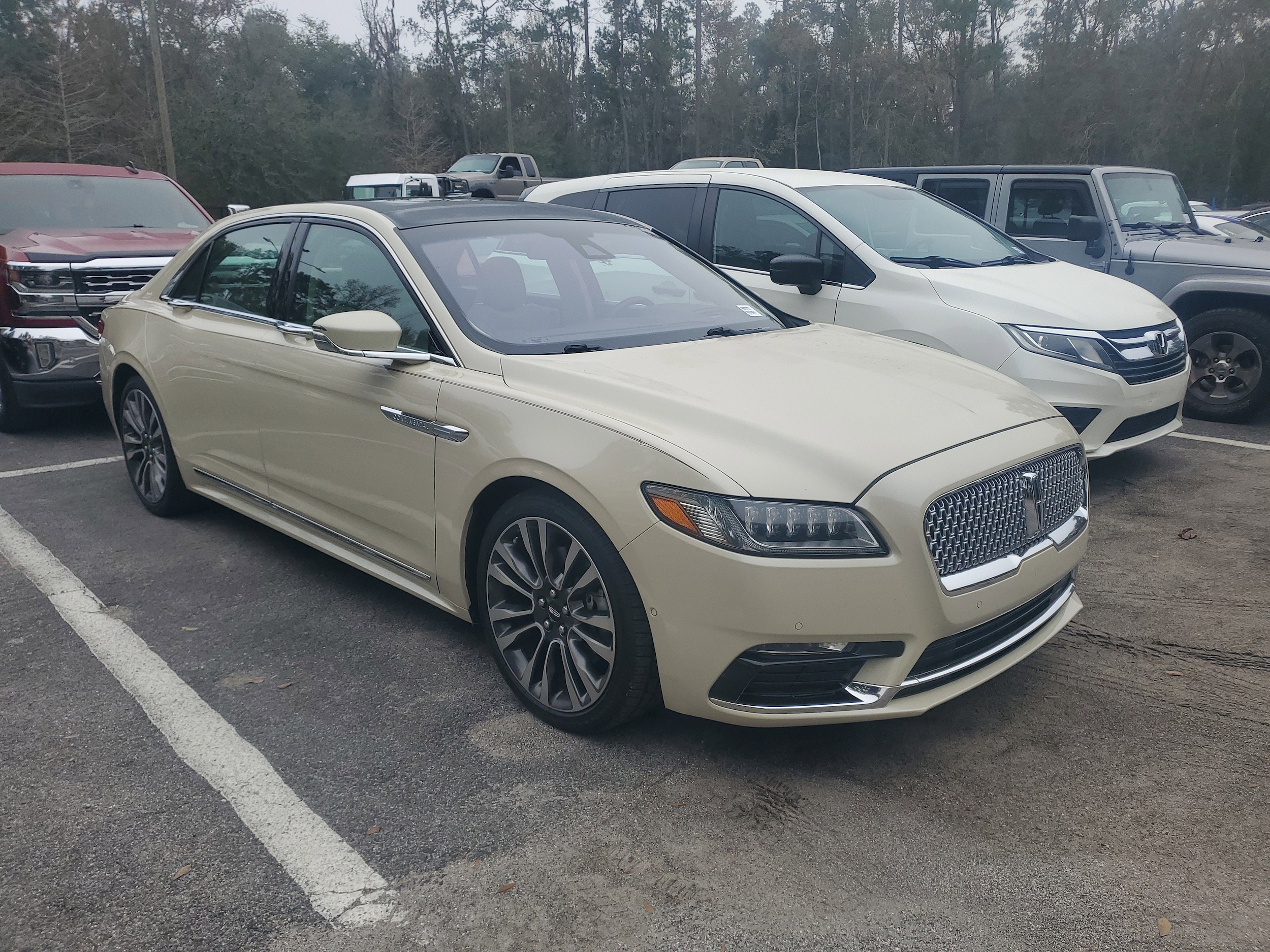 2018 Lincoln Continental Reserve's photo