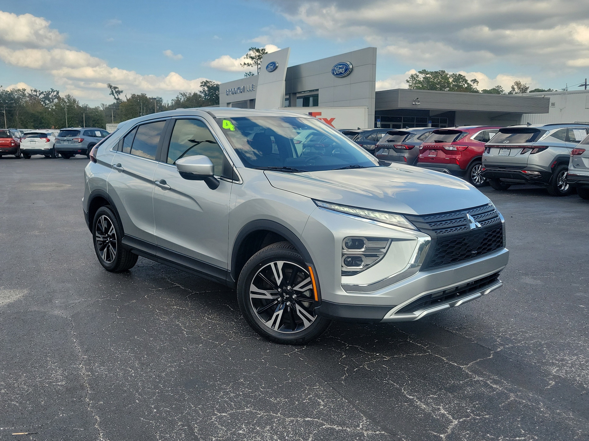 2024 Mitsubishi Eclipse Cross SE's photo