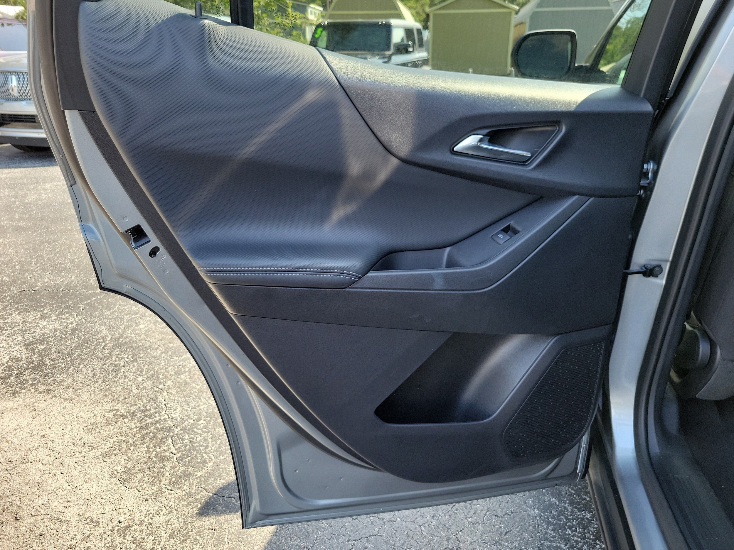 2025 Chevrolet Equinox LT - Photo 21