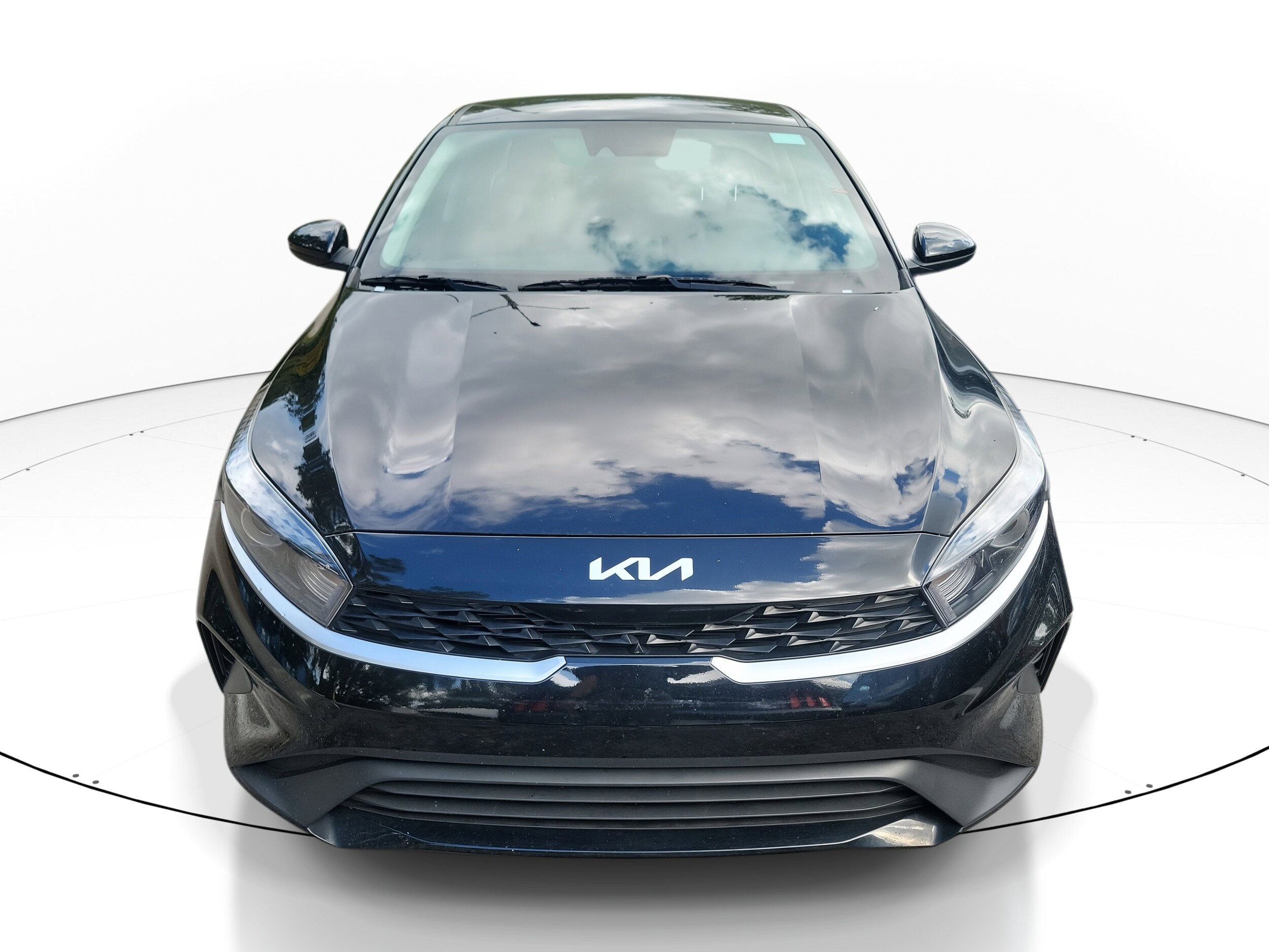 2024 Kia Forte LXS photo 2