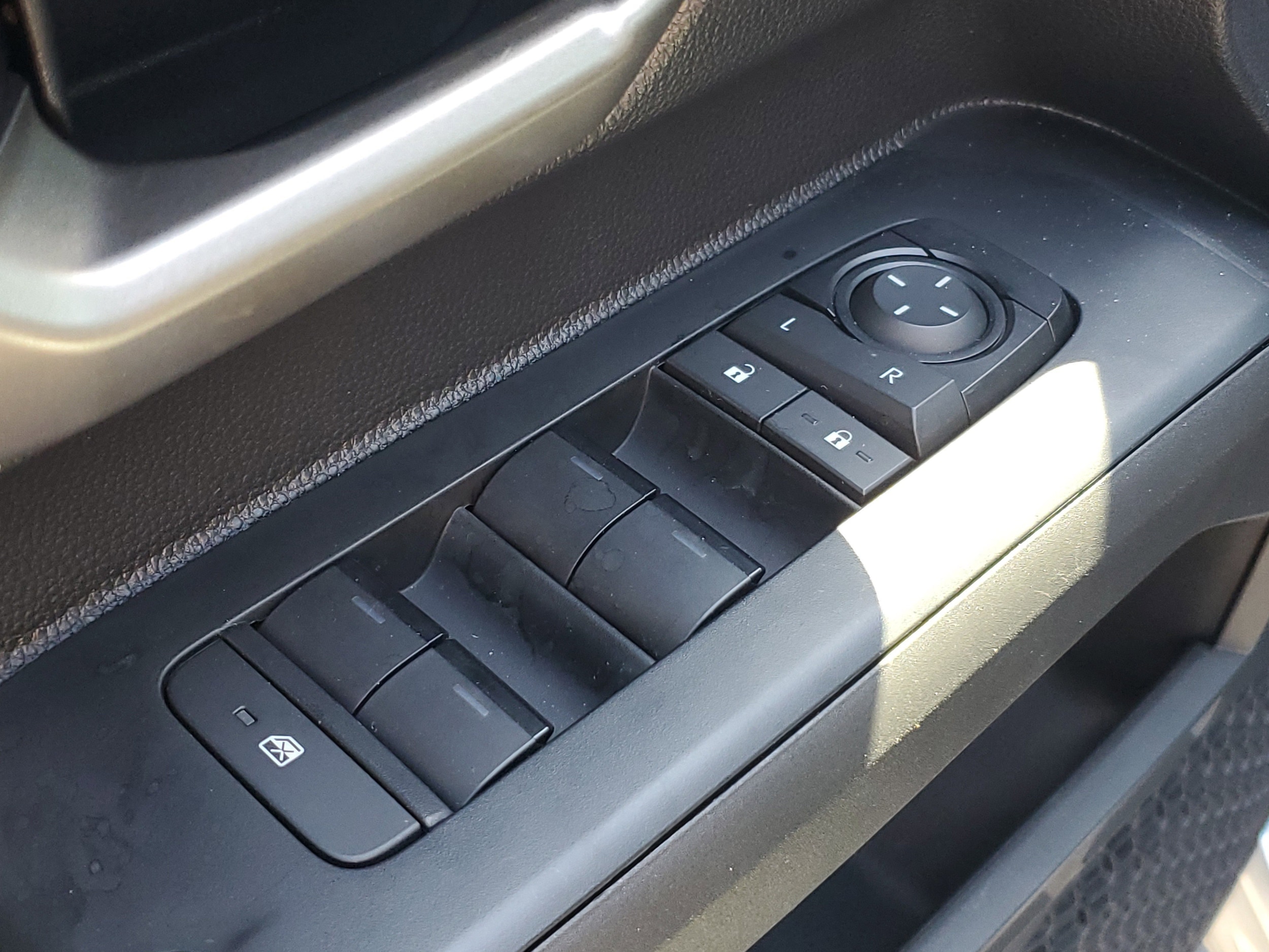 2025 Toyota Tacoma TRD Off Road - Photo 16