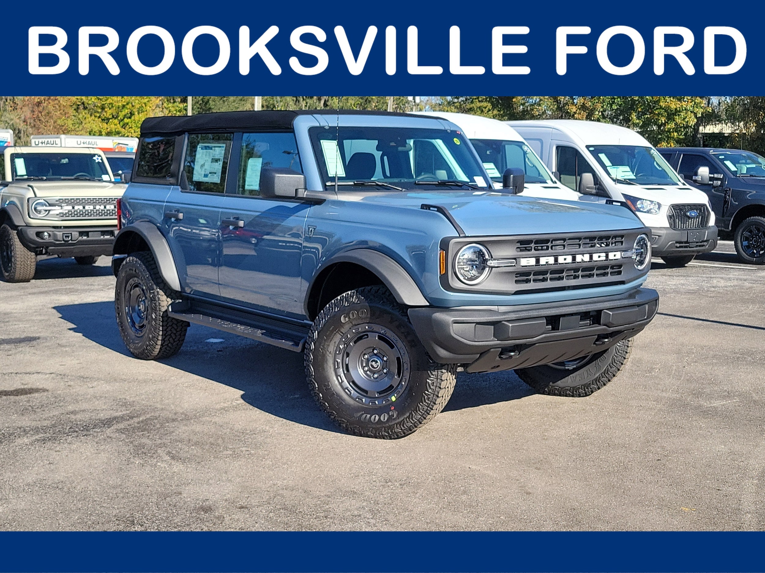 2025 Ford Bronco 4-Door Base's photo