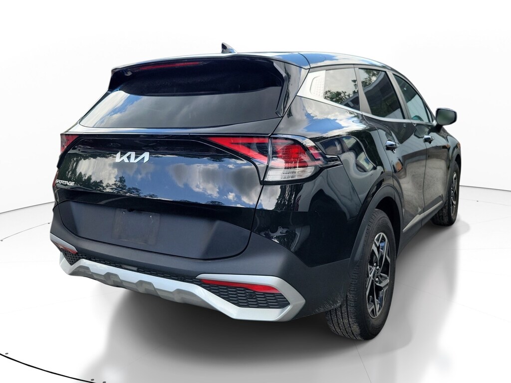 Used 2025 Kia Sportage LX SUV