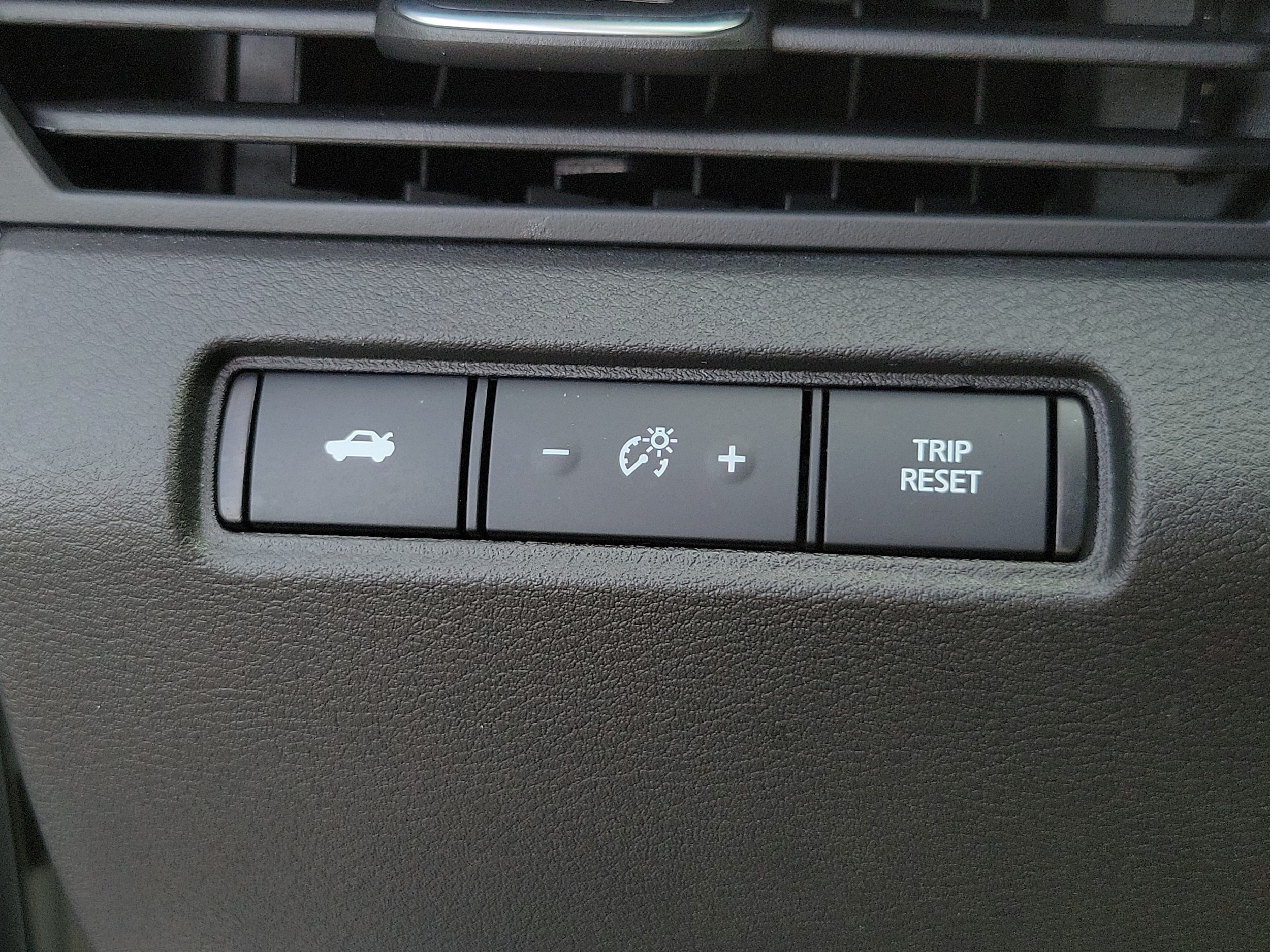 2025 Nissan Altima SV - Photo 13