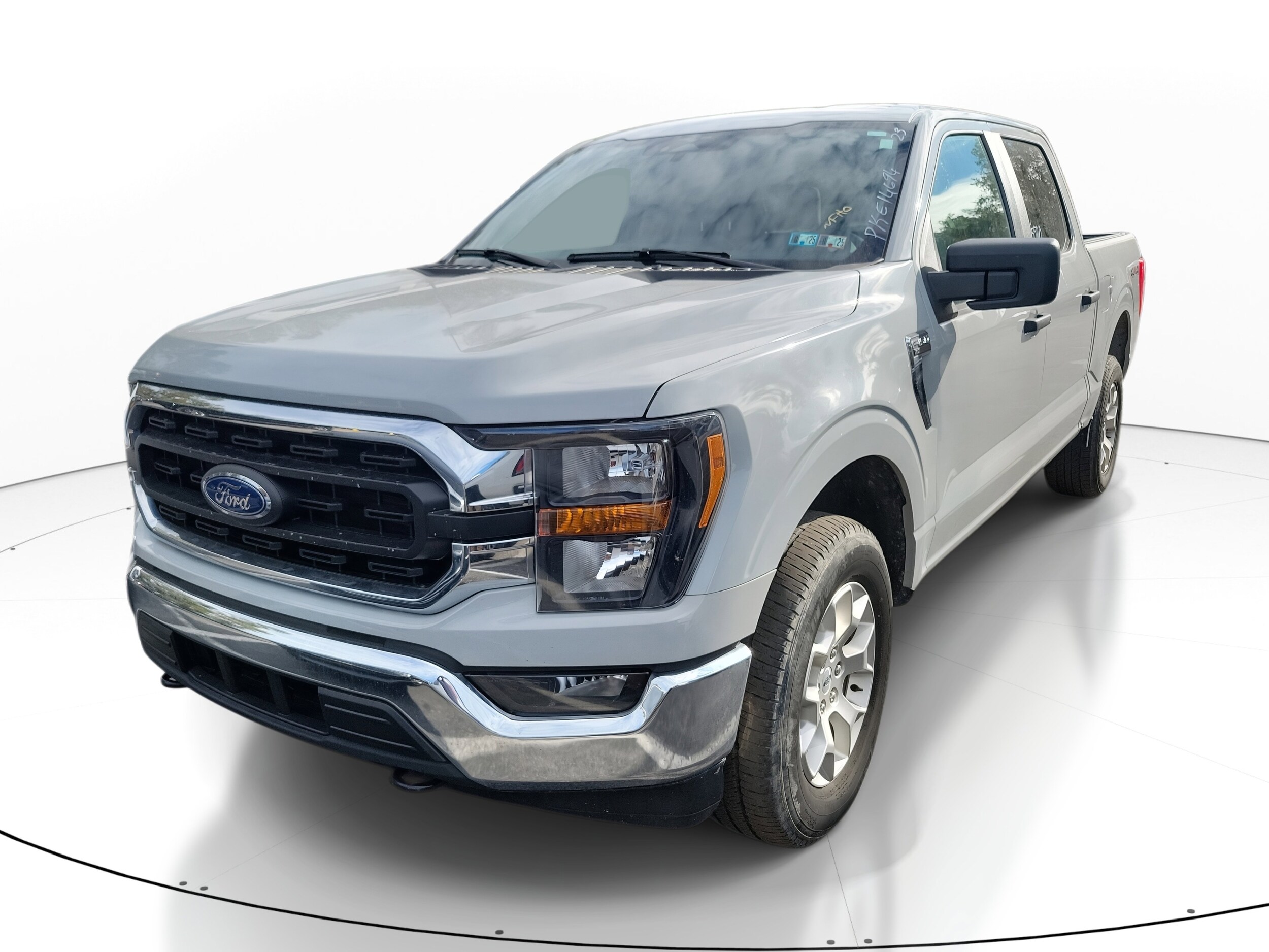 2023 Ford F-150 XLT photo 2