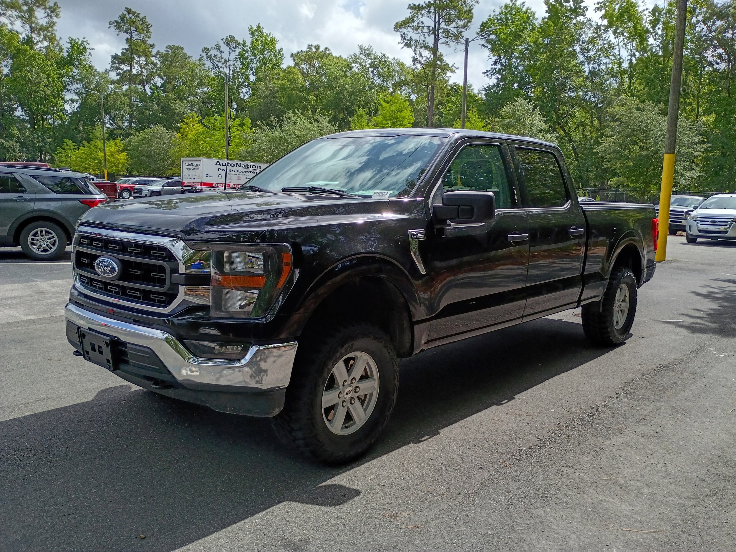 2023 Ford F-150 XLT photo 2