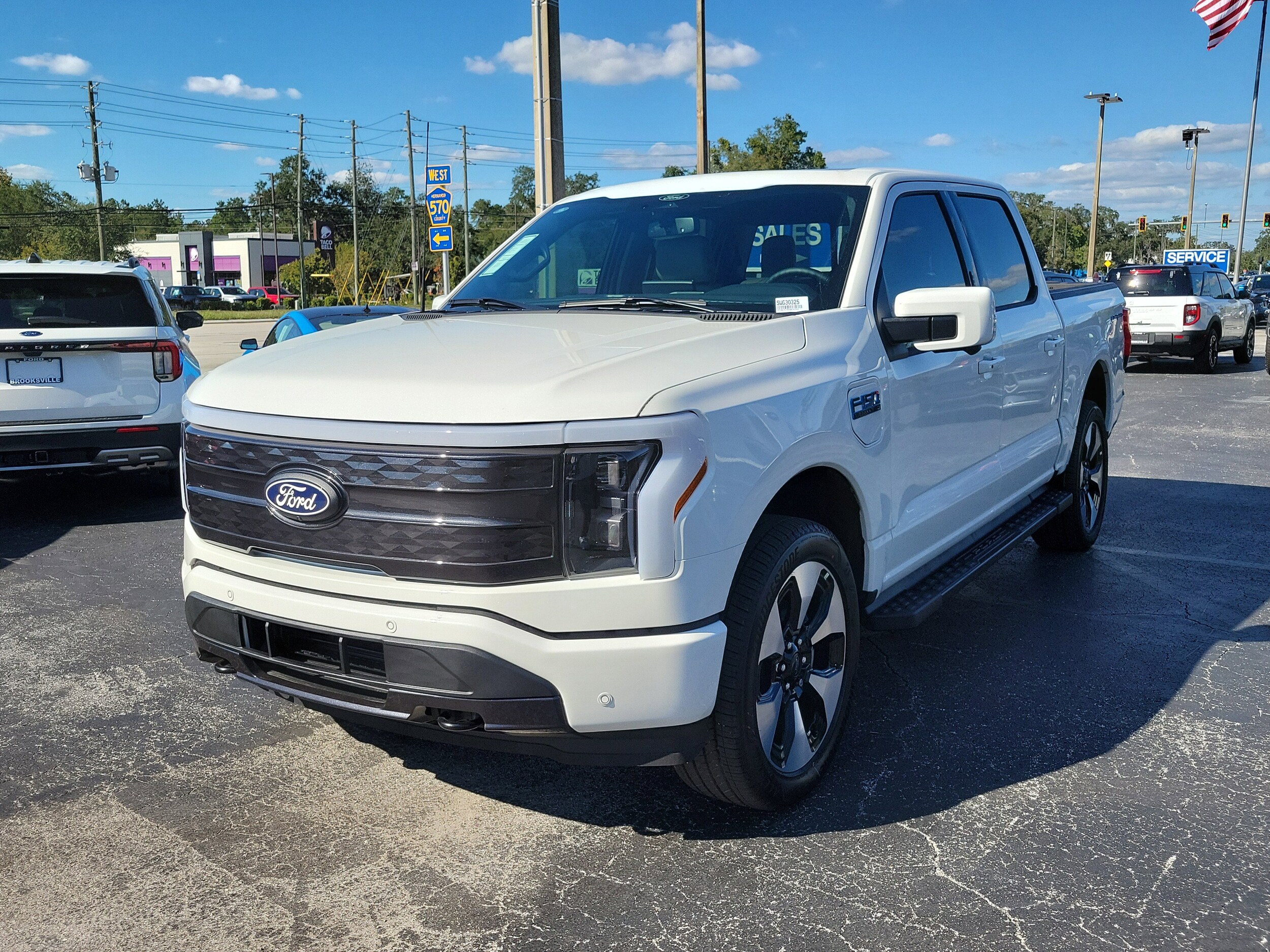 2025 Ford F-150 Lightning Platinum photo 3