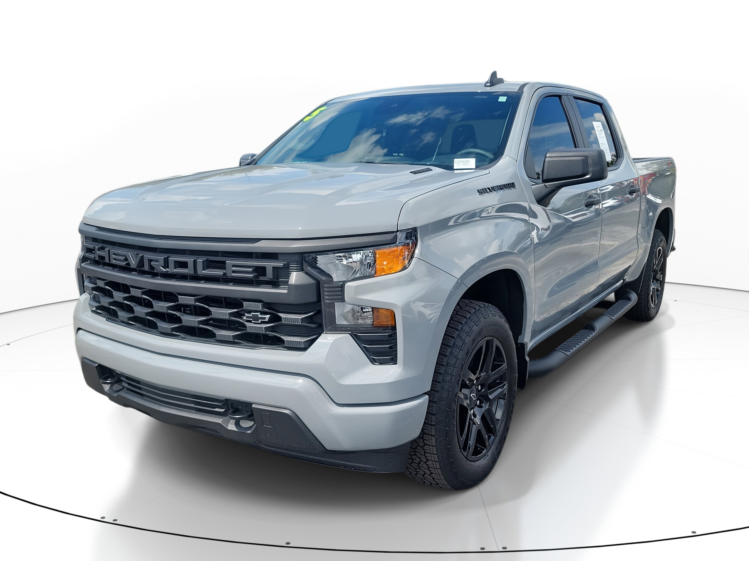 2025 Chevrolet Silverado 1500 Custom photo 3