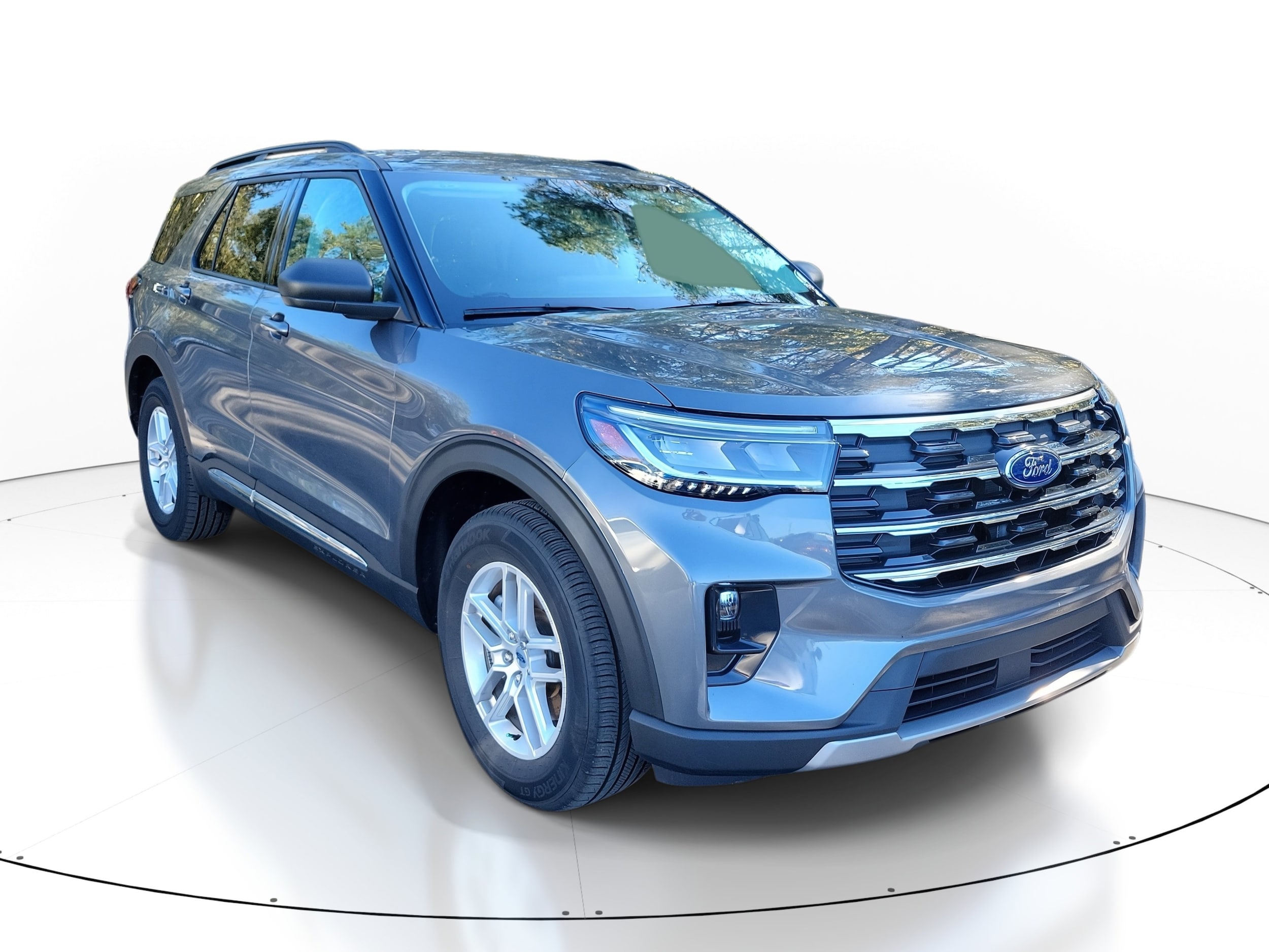 2025 Ford Explorer Active's photo