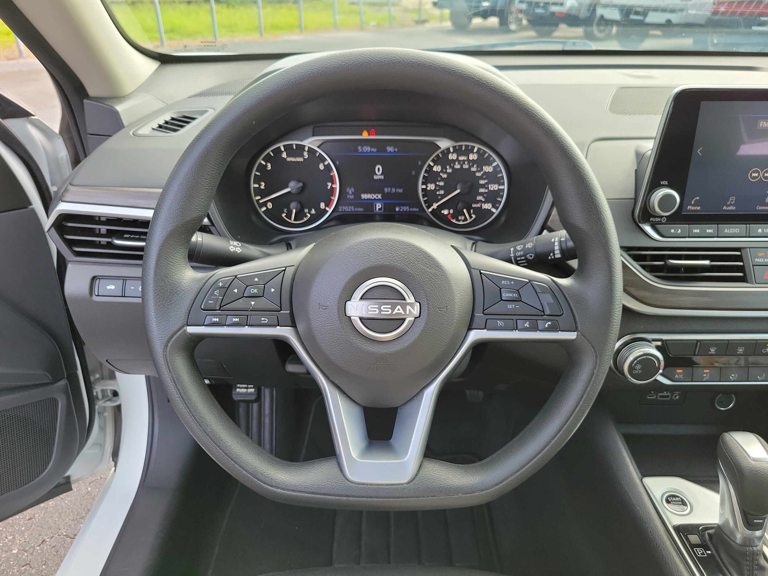 2025 Nissan Altima SV - Photo 24