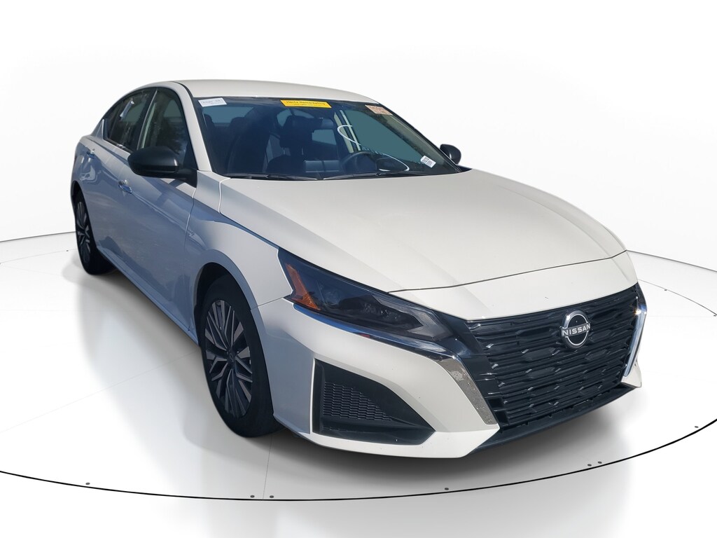Used 2025 Nissan Altima SV Sedan